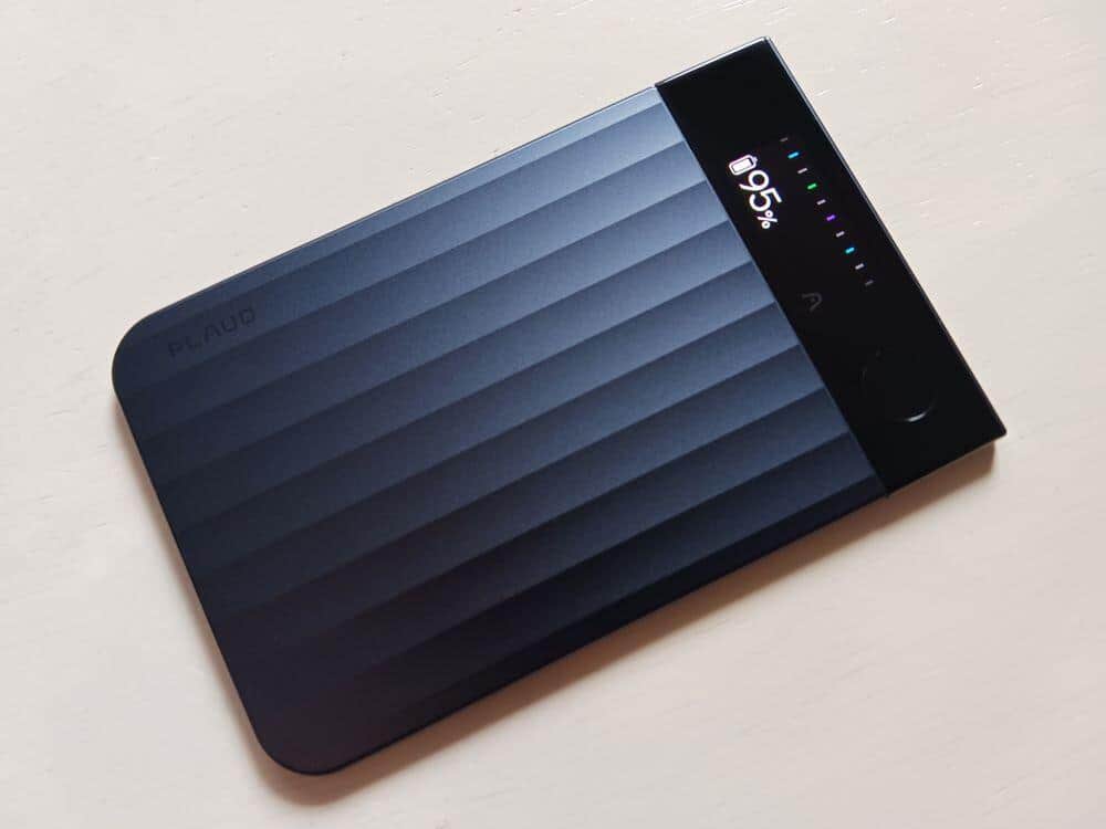 最上位モデル「Plaud Note Pro」ならではのAMOLEDディスプレイ