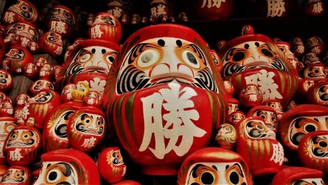 欠席のマツコさんの代わりとして巨大なダルマが用意された（画像はイメージ）