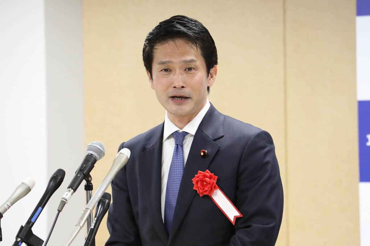 来賓としてあいさつする中道改革連合の小川淳也代表