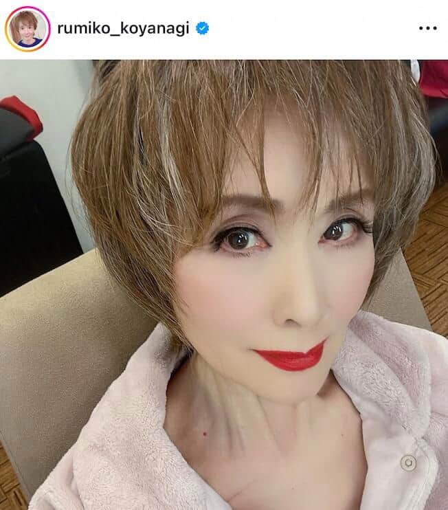 小柳ルミ子、ブラウンのショーパン×ロングブーツで...かっこよすぎ圧巻スタイル　「相変わらずお綺麗」「おしゃれ」