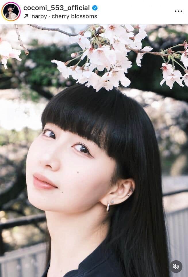 キムタク＆静香の長女Cocomi、深いVカットの黒ドレスで色気ダダ漏れ　「香港滞在、最高でした！！」