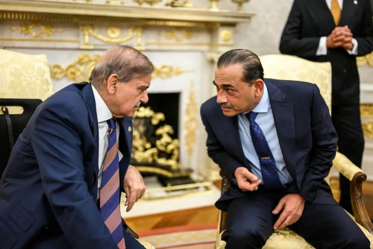 シャリフ首相と。右がムニール元帥（ホワイトハウス公式サイトより）