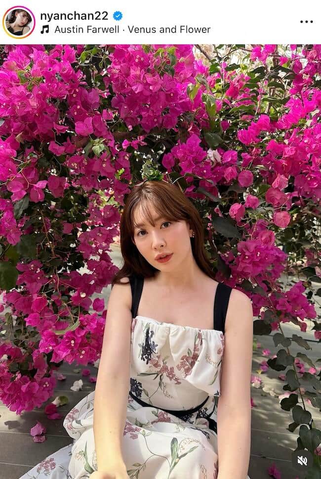 小嶋陽菜、ショーパン×ピンクの肩出しトップスで神スタイル炸裂　「いつ見ても美しい」「スタイル良すぎ」