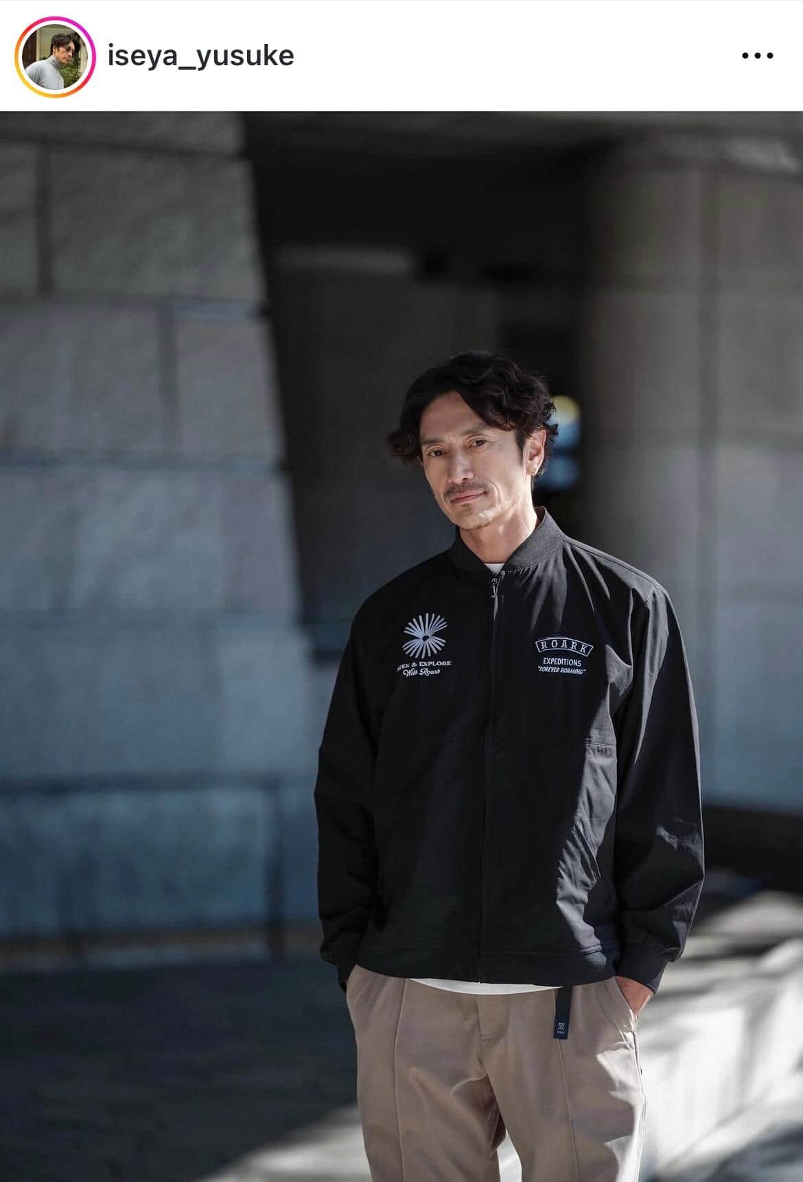 伊勢谷友介、チェック柄のセットアップで...イケおじ全開かっこよすぎ　「すてき」「お似合いです！」