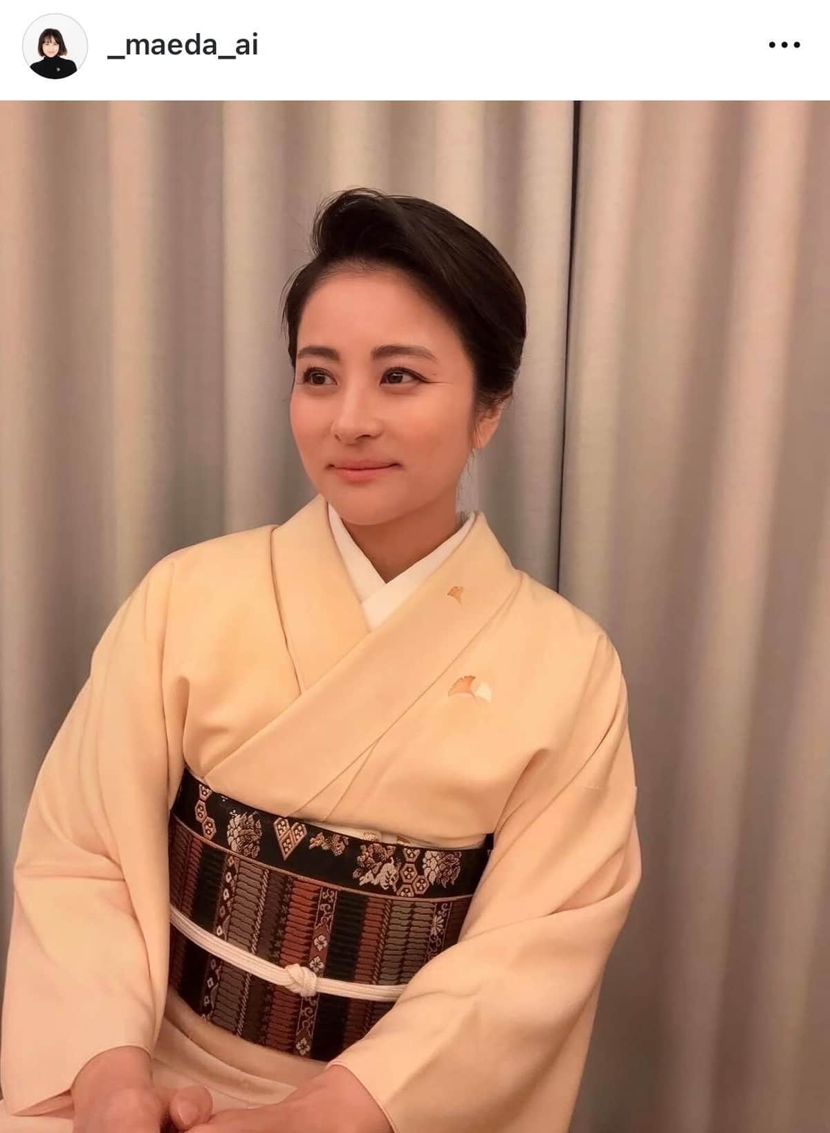 6代目・中村勘九郎の妻...前田愛、シアーなトップスあわせてニコっ...息子たちの入学式へ　「変わらず美しい」