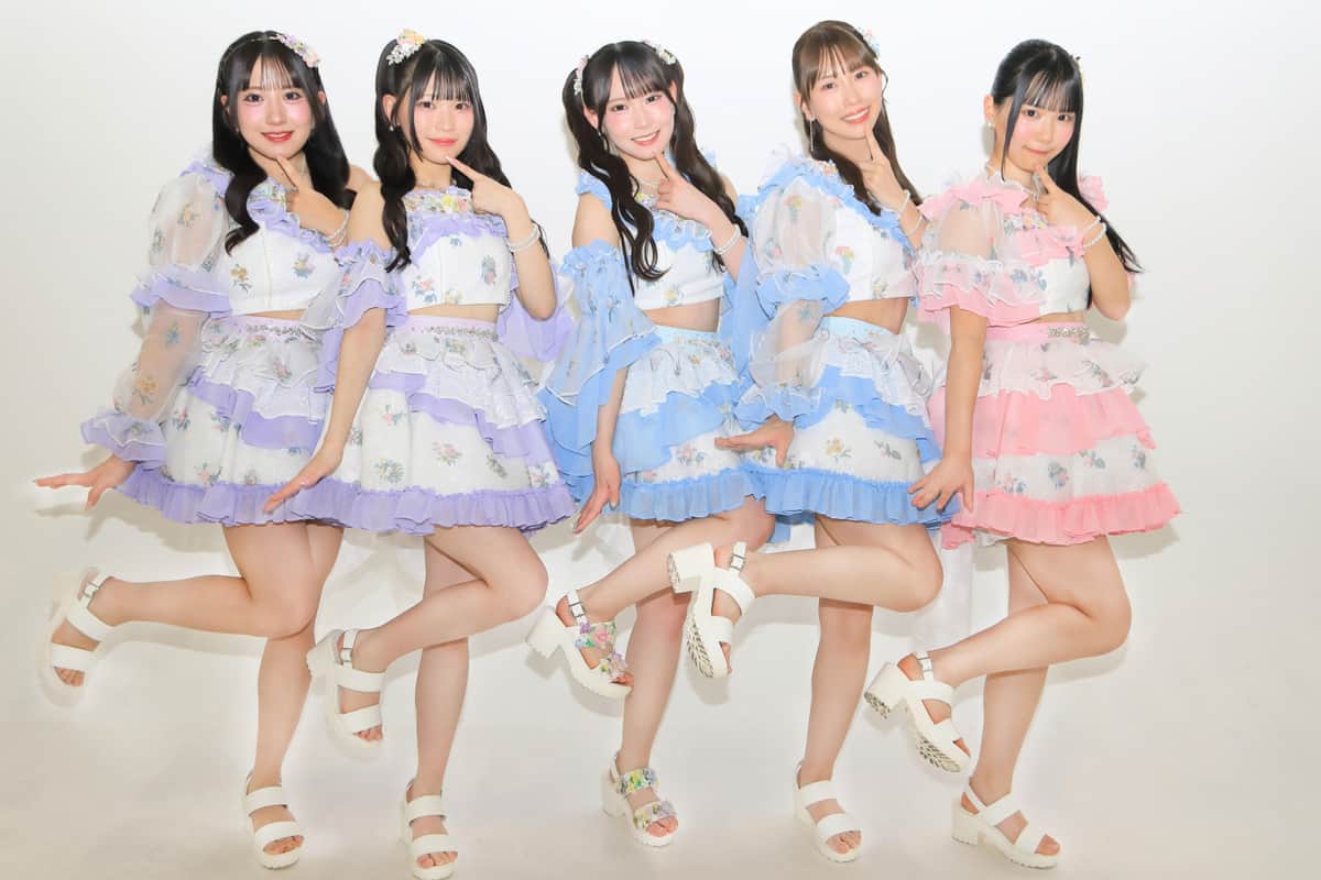 SKE48の新曲「サンダルだぜ」について語るSKE48メンバー。左から相川暖花さん、河村優愛さん、大村杏さん、熊崎晴香さん、伊藤虹々美さん