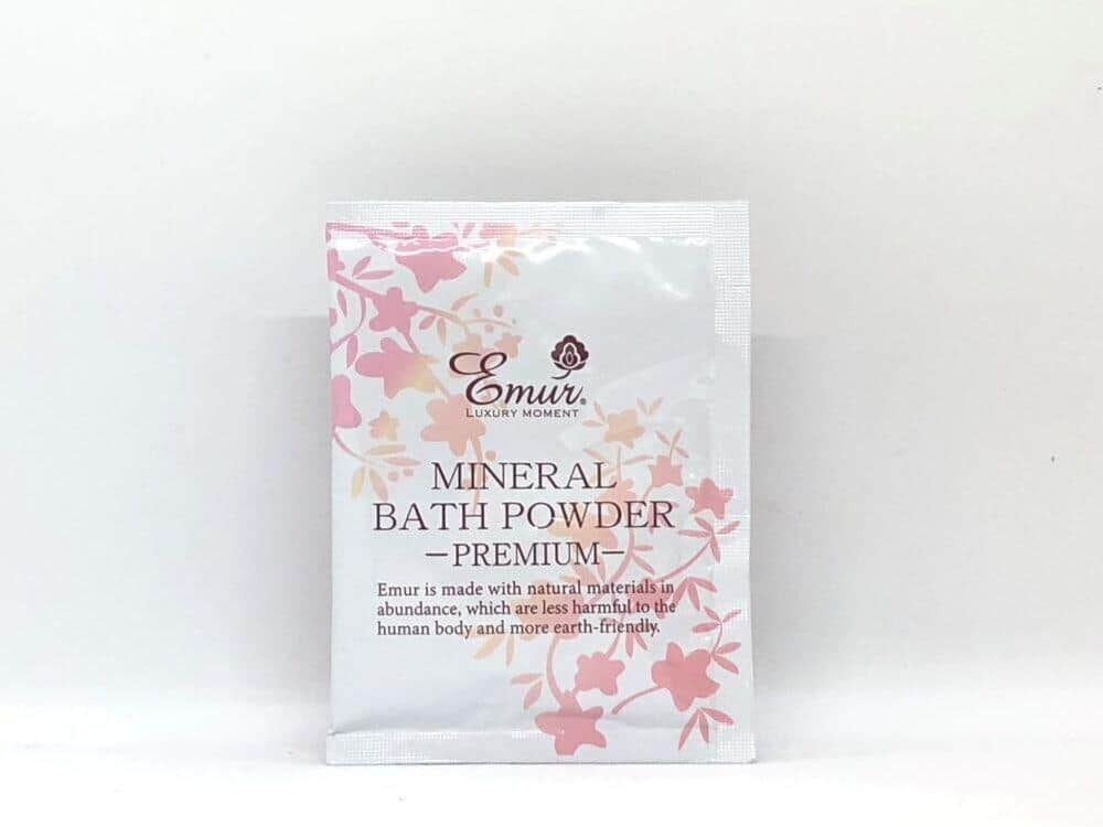 話題の入浴剤「エミュール ミネラルバスパウダー プレミアム」（公式提供）