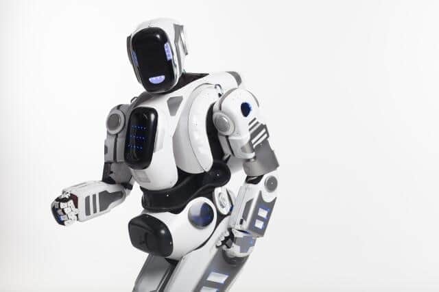 「押しても倒れない中国製ロボット」玉川徹さんが押し倒してスタジオ大騒ぎ、「やっちゃったよ！」