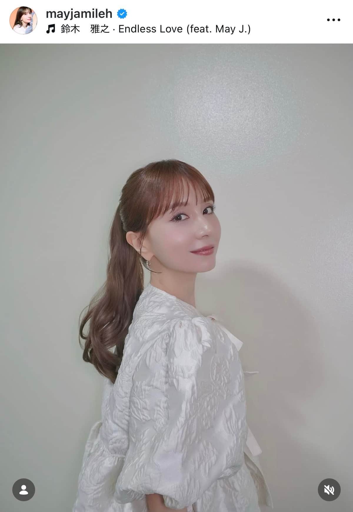 May J．ミニ丈＆お団子ヘアで音楽フェス「激カワ」ショット　「まるで妖精みたい」「可愛いくて美しい～～」