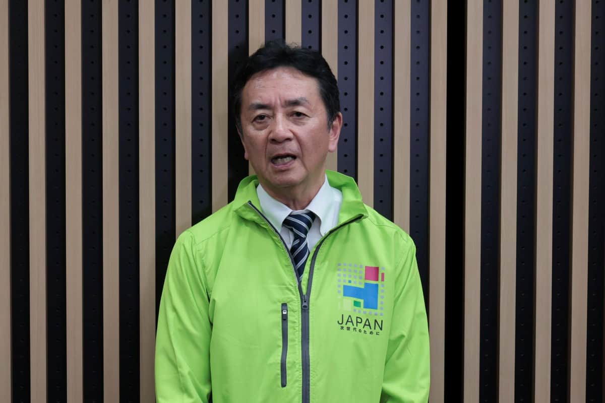 報道陣の取材に応じる竹下隆幹事長（5月7日、大阪市都島区）