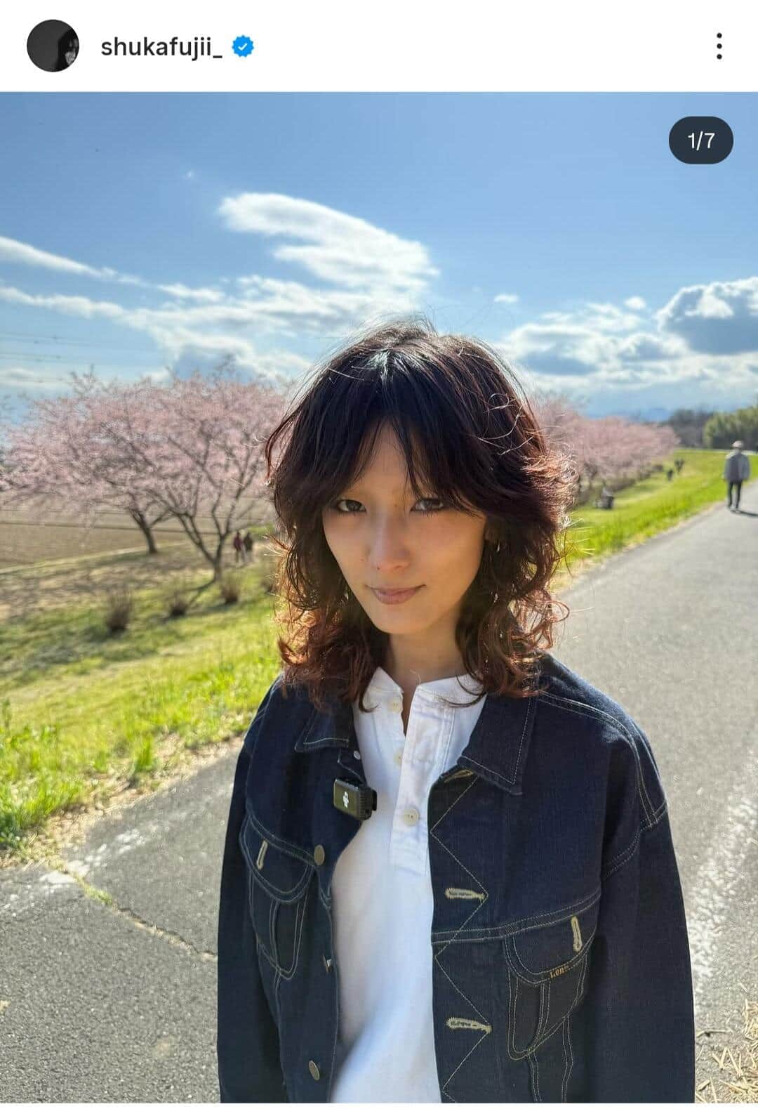 元「E-girls」藤井萩花、へそピ＆タトゥーちらり...愛用レザージャケット紹介しながら　「カッコよすぎ」