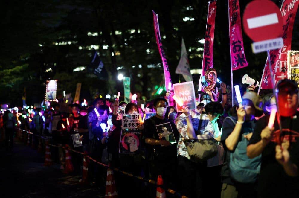 2026年5月19日に国会前で改憲反対デモが行われた（写真：ロイター/アフロ）