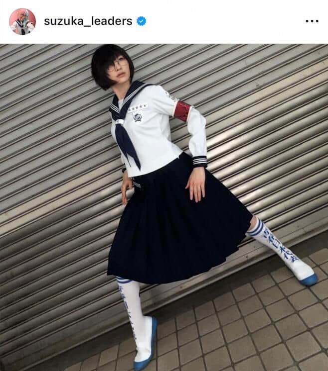 一瞬、誰？新しい学校のリーダーズ・SUZUKA、LAで個性的サングラス姿...雰囲気変わって　「かっ！可愛すぎる」
