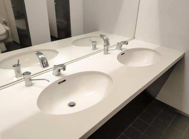 トイレ洗面台のイメージ。記事中の場所とは関係ありません。