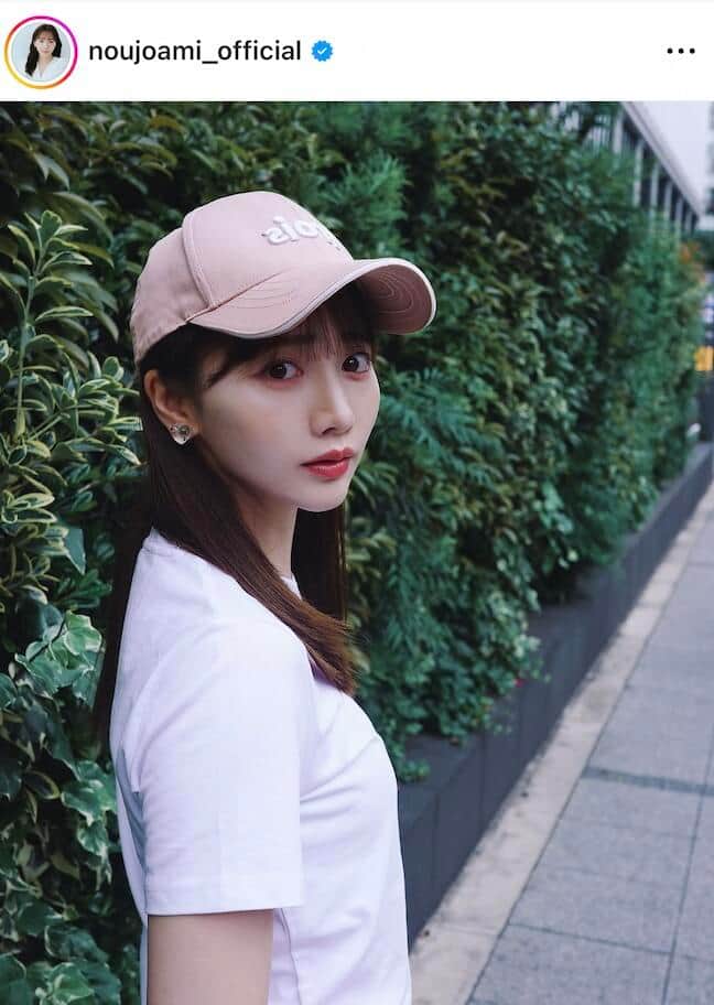 中村橋之助との結婚で話題...能條愛未、さわやか花柄ワンピで笑顔ショット　ポニテなびかせる後ろ姿にドキっ