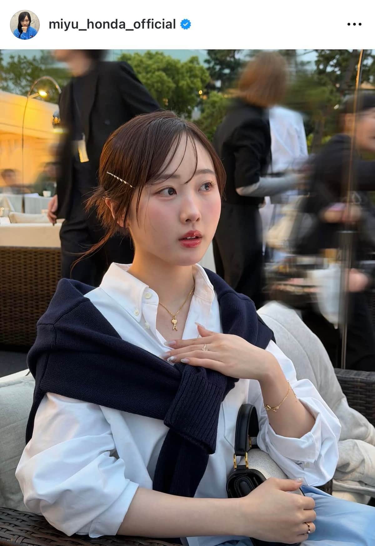 本田望結、大きめTシャツ×レギンス姿でピラティスへ　ピース＆笑顔見せて...「めちゃくちゃかわいい」