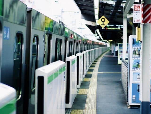 鉄道車両について考察（写真はイメージ）