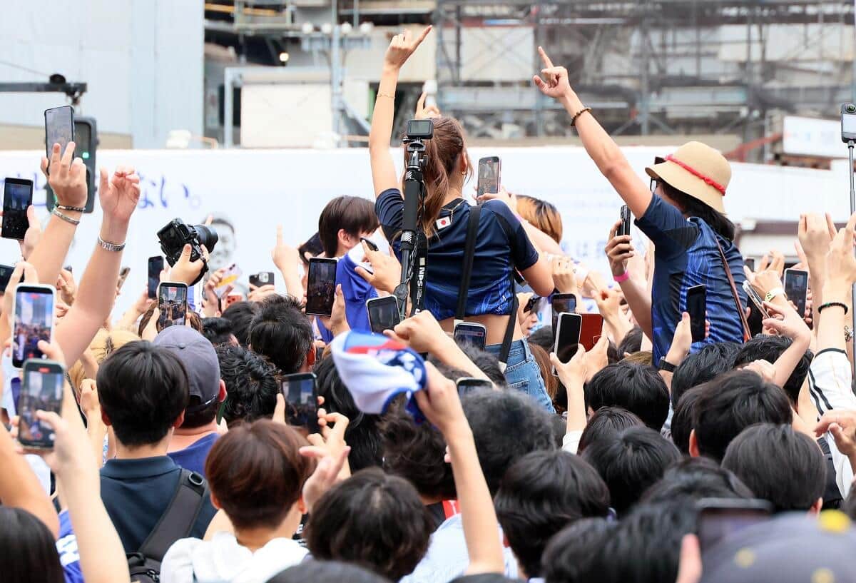 喜びを爆発させた（写真：つのだよしお/アフロ）