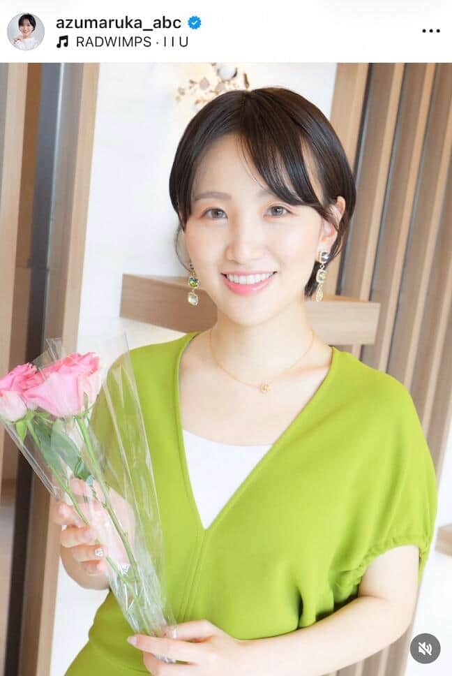 元ABC・東留伽アナ、色気ダダ漏れ...肩出しチューブトップ黒ドレス姿　「パリで29歳の誕生日を迎えました！」
