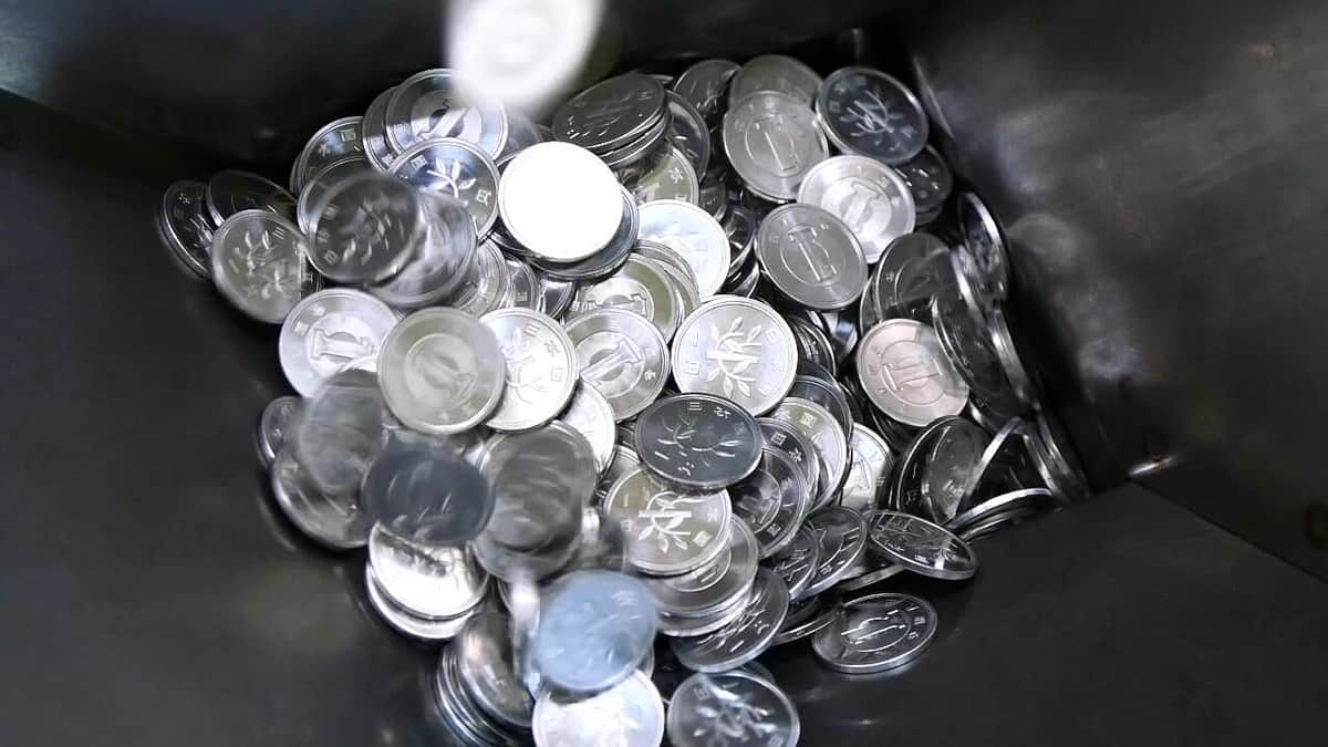 1円玉が製造される様子。提供：独立行政法人造幣局
