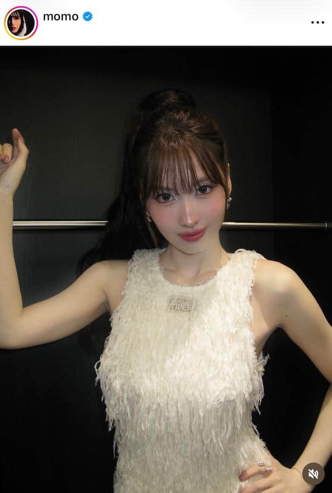 「TWICE」モモさんのインスタグラム（＠momo）より