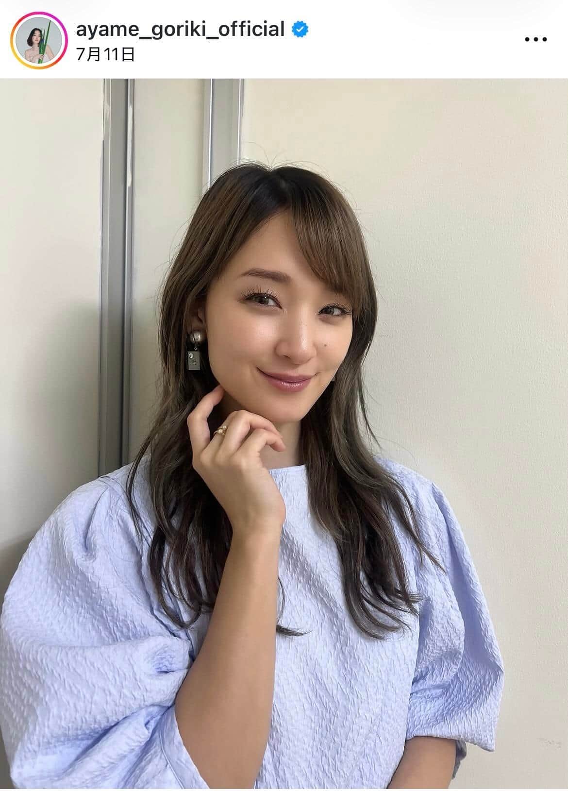 剛力彩芽、肩出しトップスで色気にドキっ...茶髪ロングヘアで雰囲気変わって　「似合ってる」「可愛すぎ」