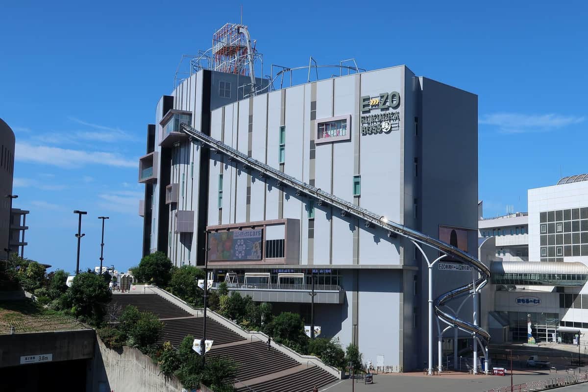 2代目の劇場はドーム隣の商業施設「BOSS E・ZO FUKUOKA」（ボス イーゾ フクオカ）にある