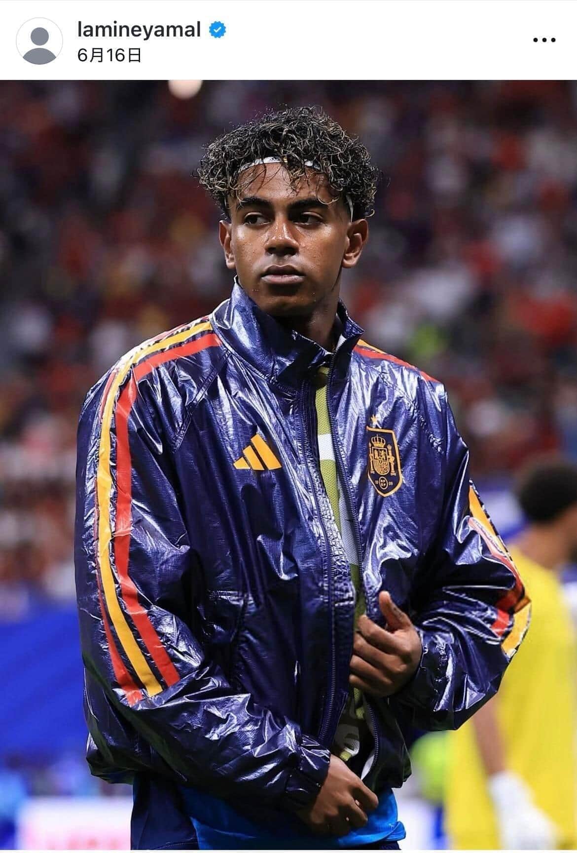 サッカースペイン代表19歳ラミン・ヤマルの美女恋人、デニムのショーパンコーデで　すらり神スタイル炸裂