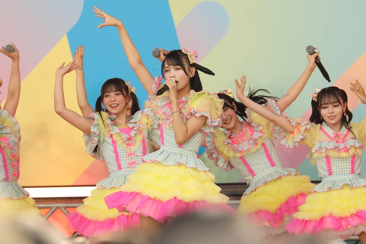 「こんな時代に…」。センターポジションは梁瀬鈴雅さん