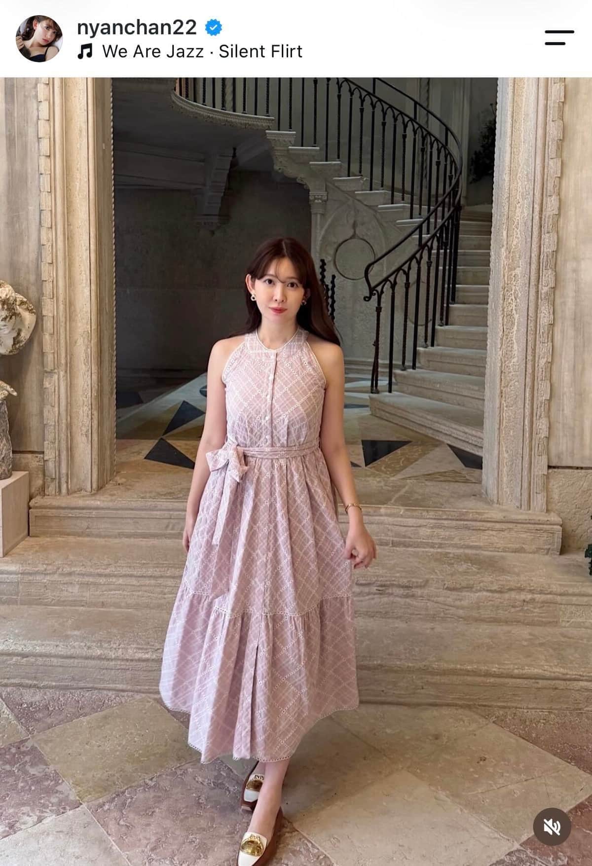 小嶋陽菜、黒キャミワンピ×ポニテ姿で色気ダダ漏れ　「めっちゃ可愛い」「たまらん」すらり神スタイルの美貌