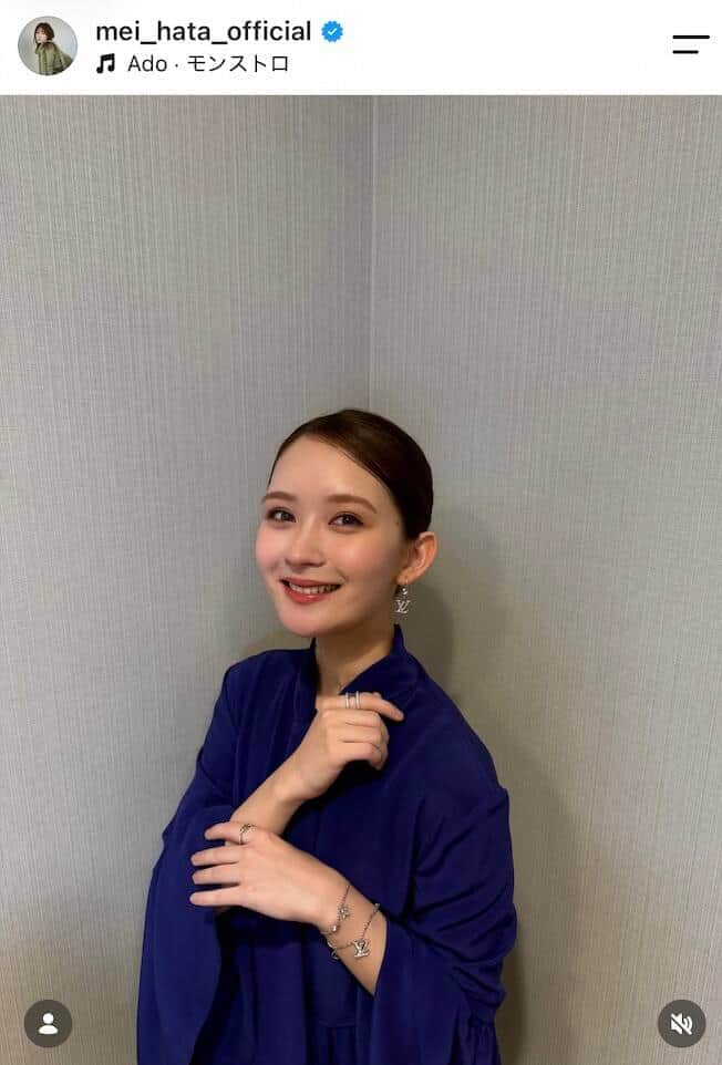 畑芽育、まるでオードリー・ヘップバーン？　ドット柄黒ノースリで笑顔ショット「可愛すぎ」「天使ですか？」