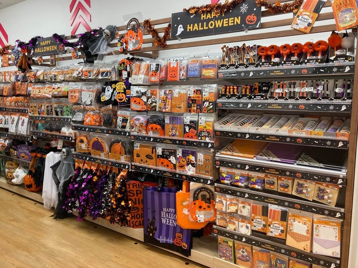 ダイソーが販売するハロウィーン関連商品（大創産業提供）