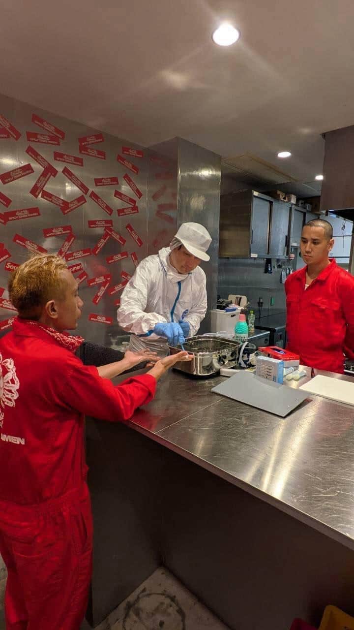 「冷やし蟹ラーメン」食中毒のこめお、店舗消毒を報告　従業員には月1回の検便