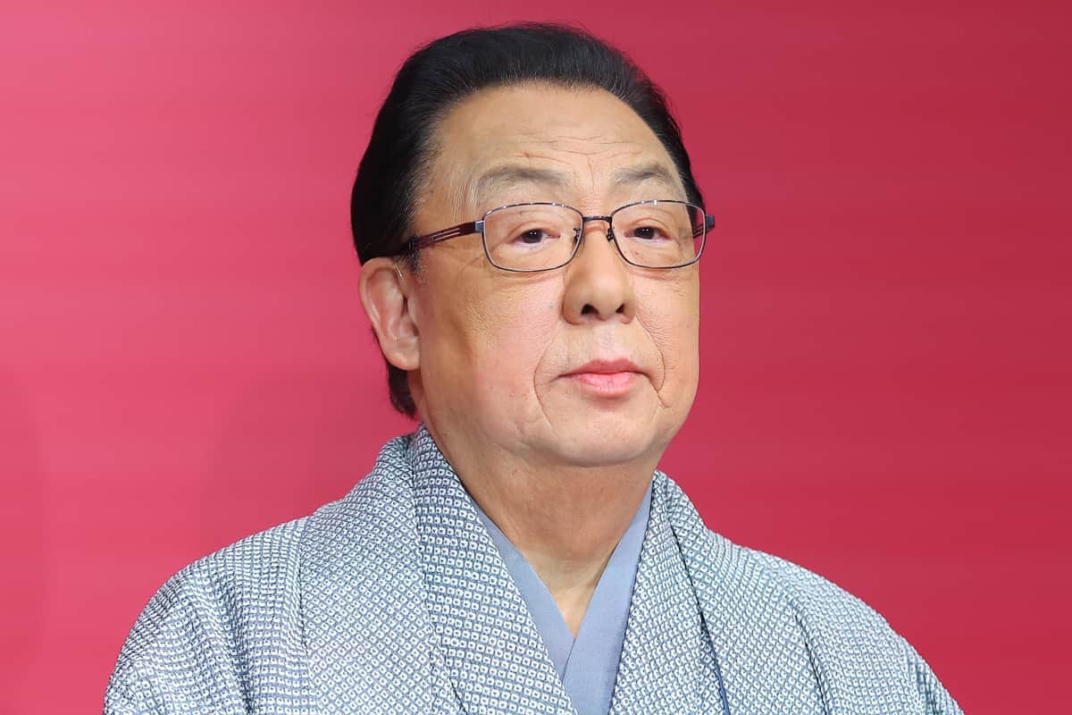 「色気が半端ない」若き日の梅沢富美男が美しすぎて　「下町の玉三郎」と呼ばれ...胸元はだけたタキシード姿
