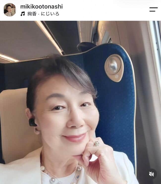 村井國夫、元気そうな姿で82歳の誕生日...音無美紀子と夫婦2ショット　「かっこ良すぎる」「仲良くて、いいですね」