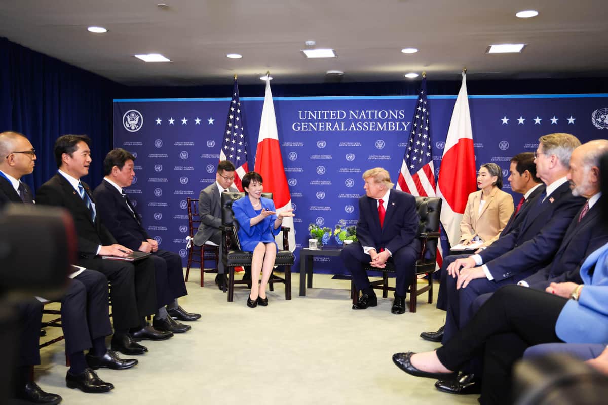 日米首脳会談でのふるまいも議論を呼んだ（首相官邸ウェブサイトから）