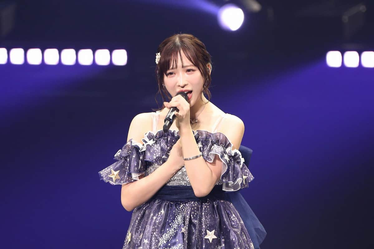 2位に入った小栗有以さん。「愛の存在」の間奏でファンへの感謝と、AKB48で活動を続ける決意を語った