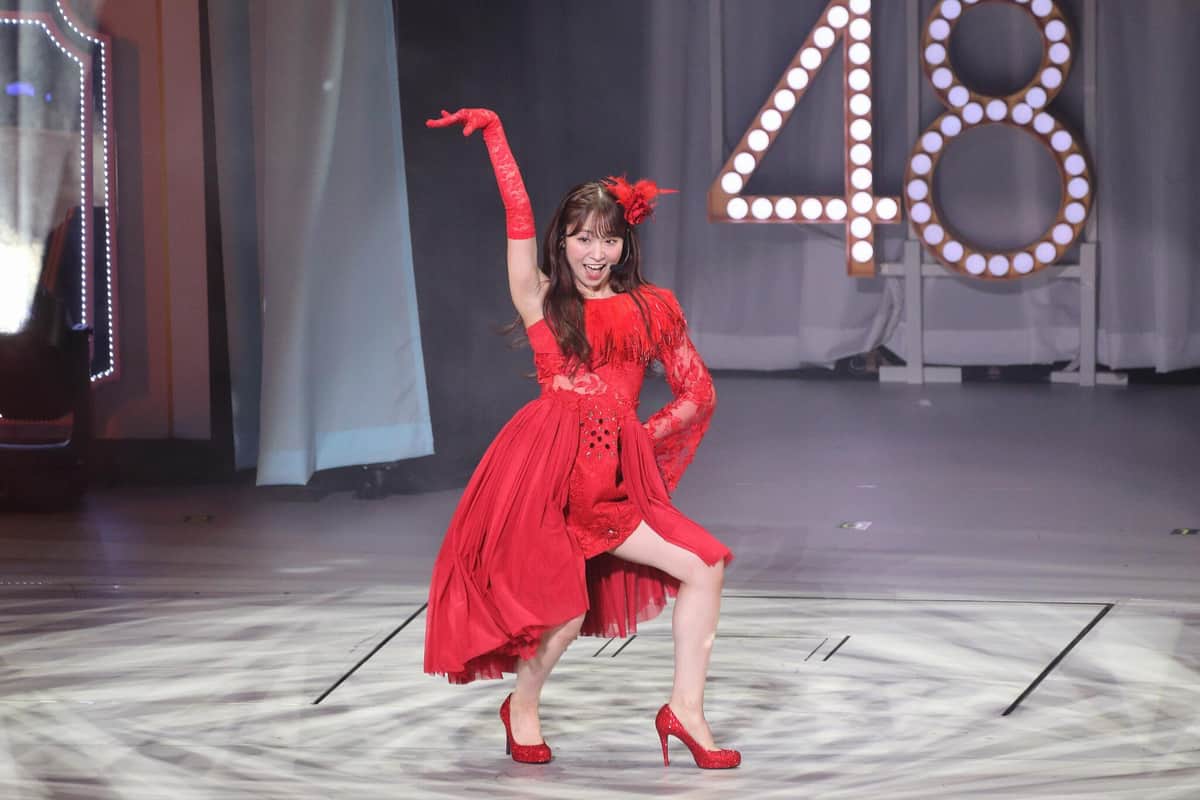 5位の山内瑞葵さんは、赤い衣装で「赤いピンヒールとプロフェッサー」を披露した