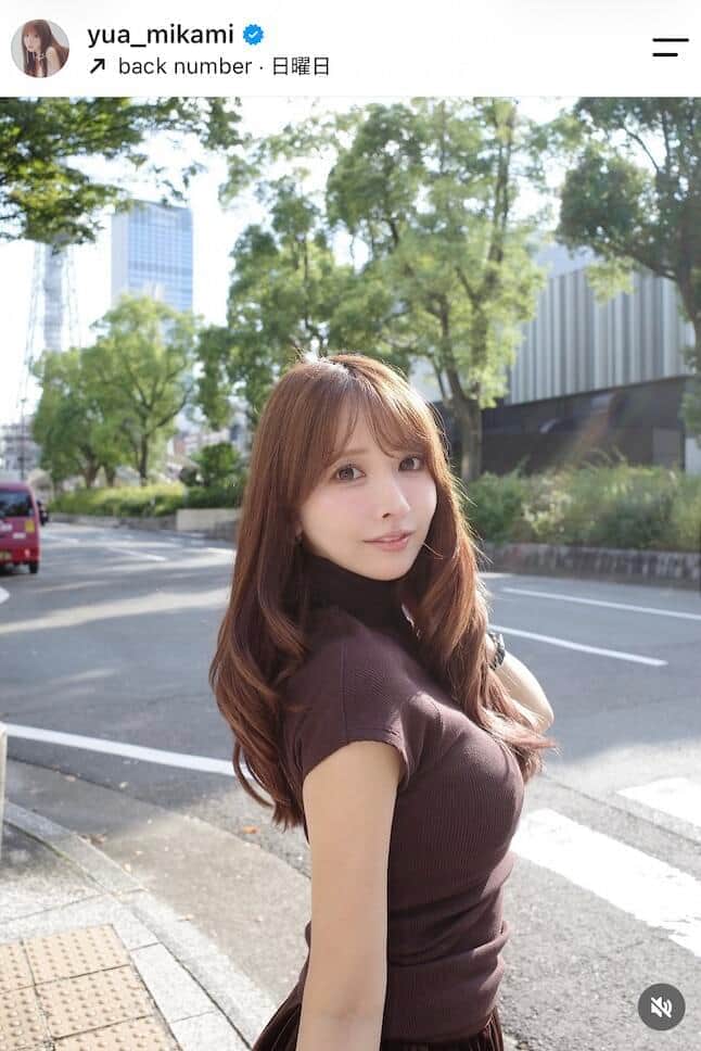 三上悠亜「ミニスカのチア姿」美スタイルに釘付け　台湾バスケチームのチアリーダー、ほっぺハートがキュート