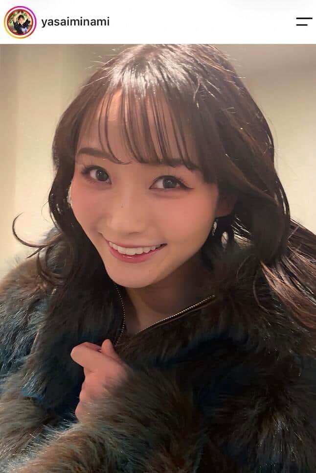 元スタバ店員の安井南、美背中ざっくり開いたドレス　艶感たっぷり「毎回新しいみなみに挑戦です」