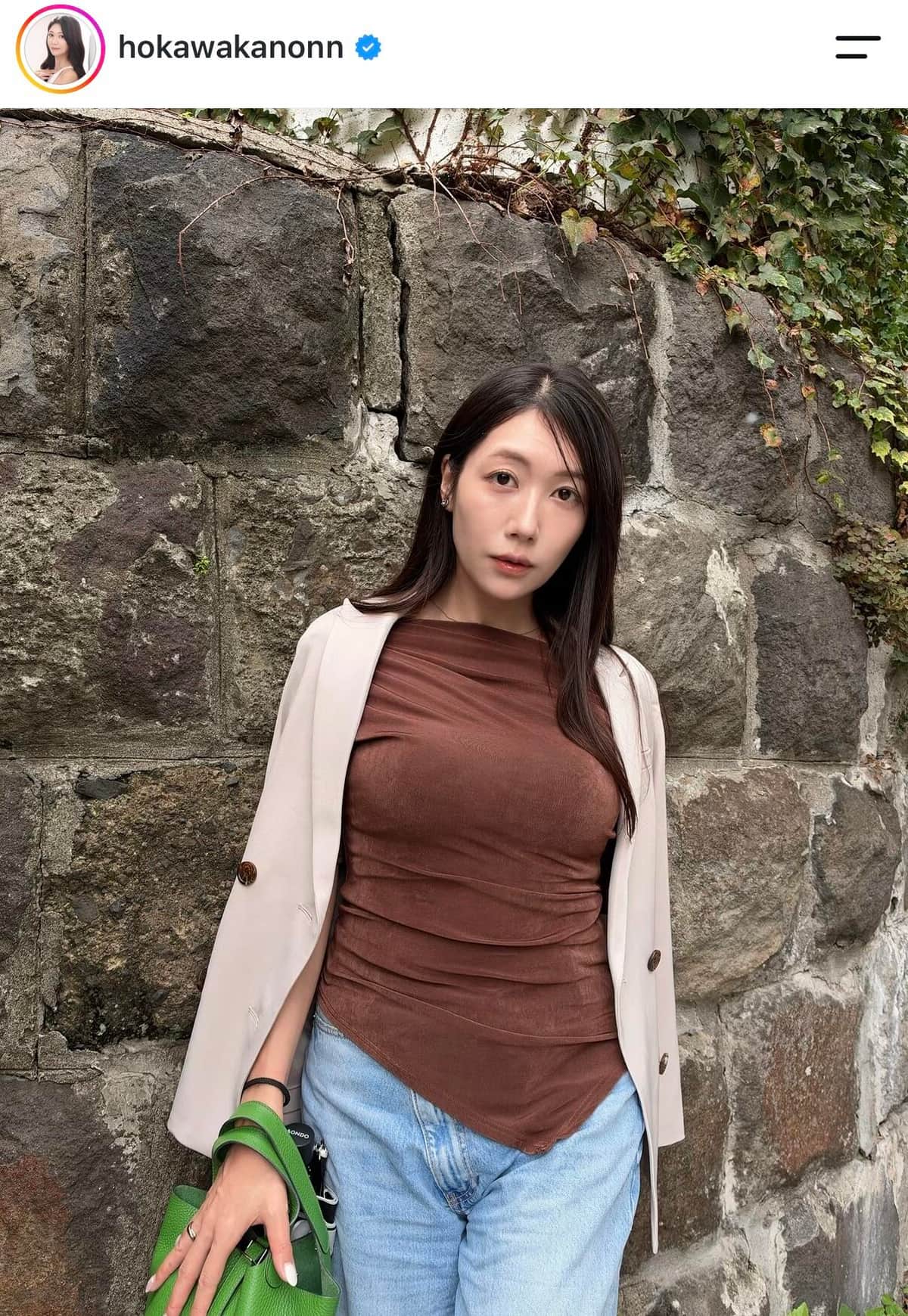「パーフェクトスタイル」気象予報士・穂川果音　肩出しミニ丈コーデに「美脚」「まさに高嶺の花」