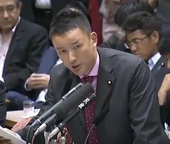 山本太郎 喪服 姿に数珠を手に焼香のマネ これは 幼稚なパフォーマンス なのか J Cast ニュース 全文表示