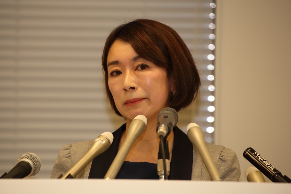 山尾政調会長って椿鬼奴に似てない 頭下げない 釈明会見より気になったコト J Cast ニュース 全文表示