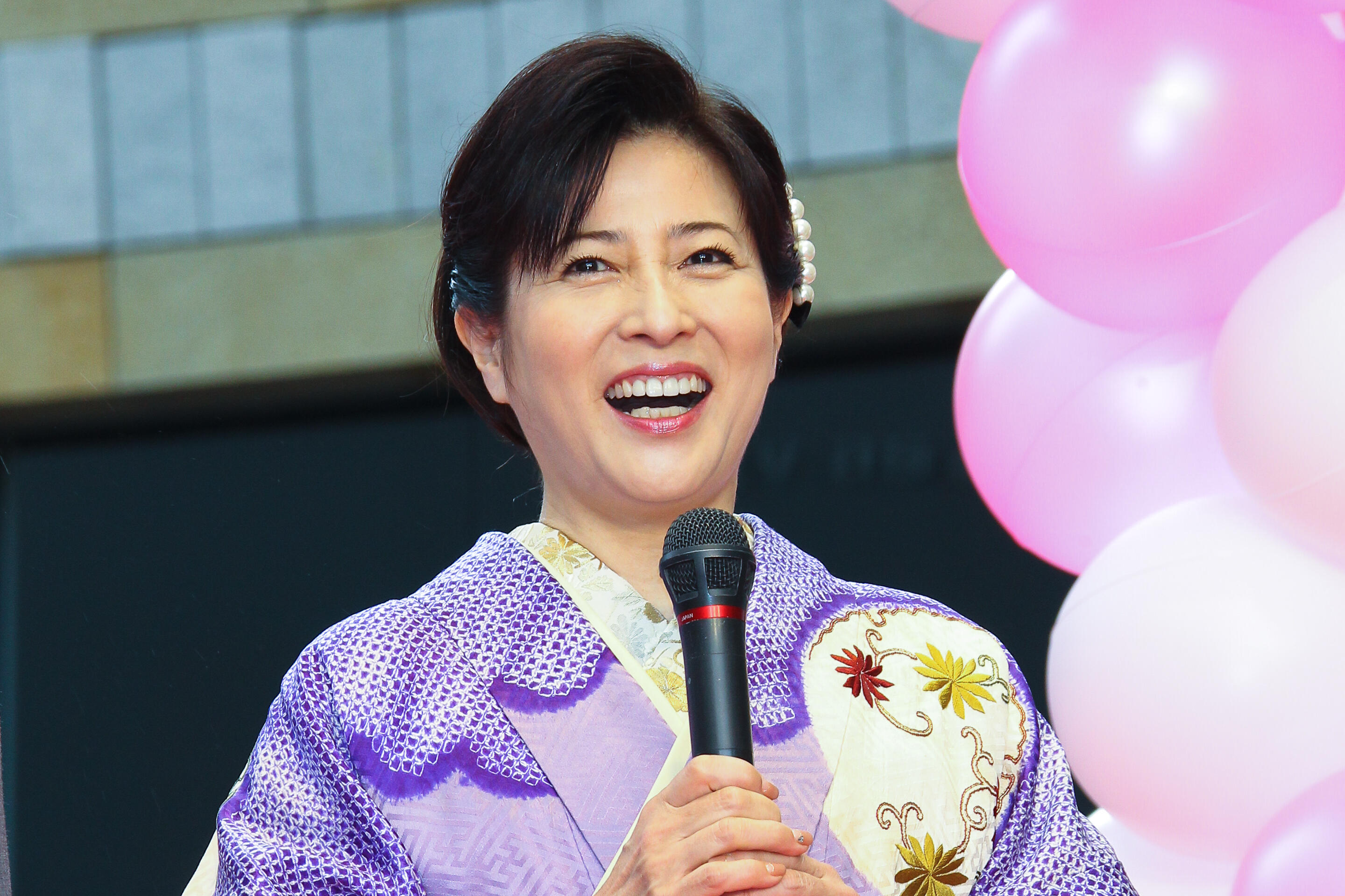 岡江久美子さん 新型コロナ肺炎で死去 はなまるマーケット 天までとどけ 懐かしむ声 J Cast ニュース