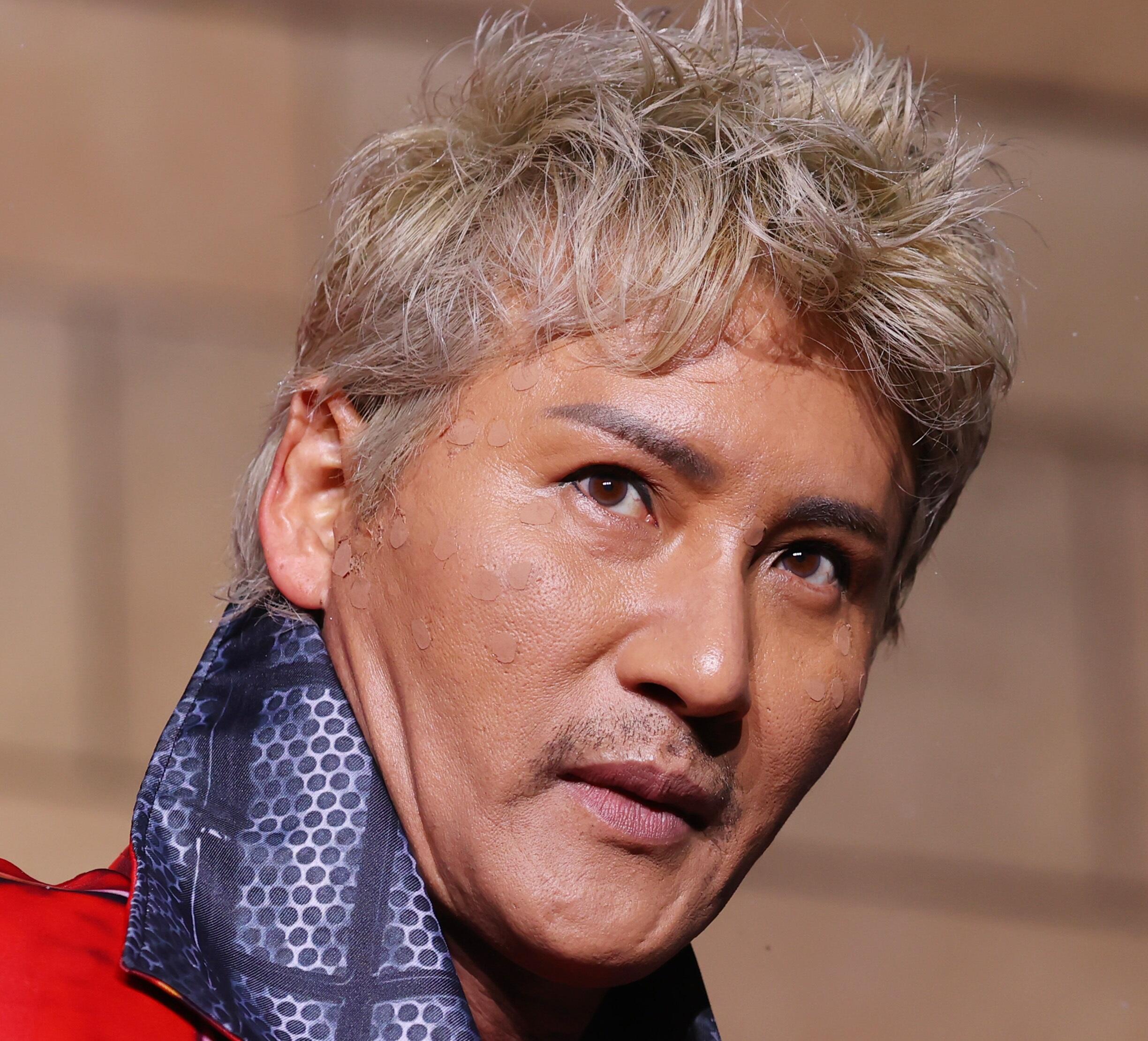 新庄監督は「選手よりコーチに厳しい」 キャンプ中継でもダメ出し連発