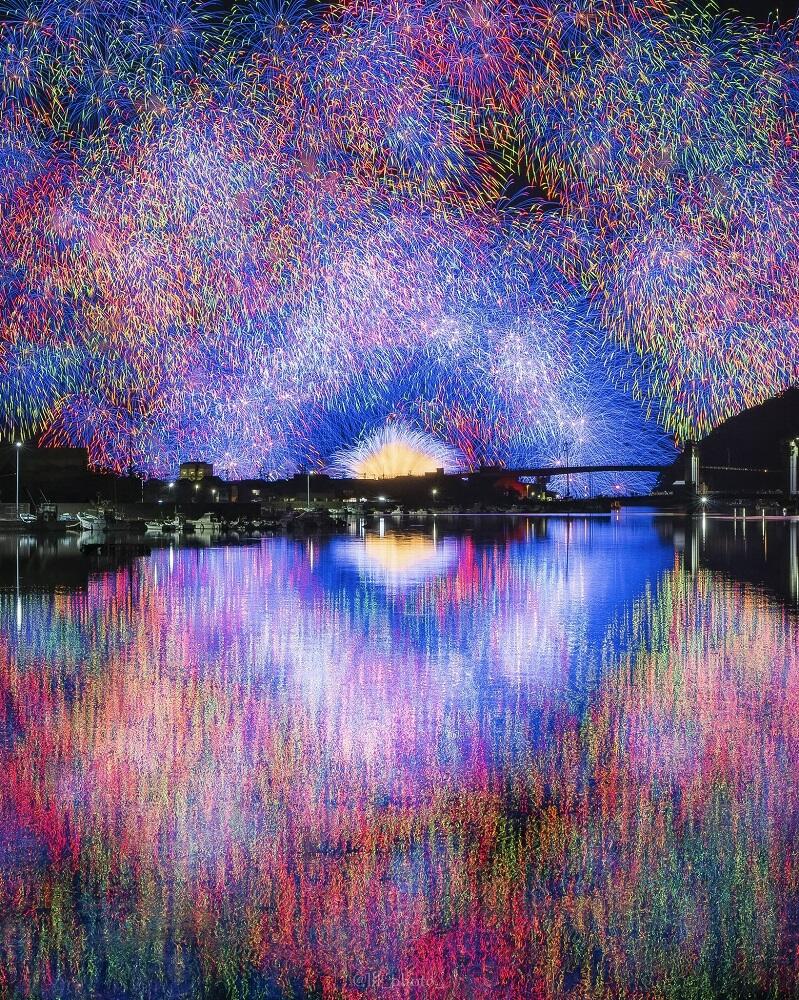 圧巻の7秒間に 三重の花火がえぐい 3年ぶり開催 きほく燈籠祭 で1万8千人を魅了 J Cast ニュース 全文表示