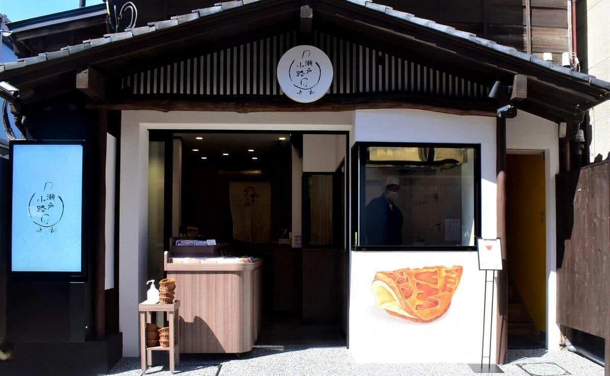 鳩サブレー「豊島屋」のワッフル専門店が話題 1店限定、その場で