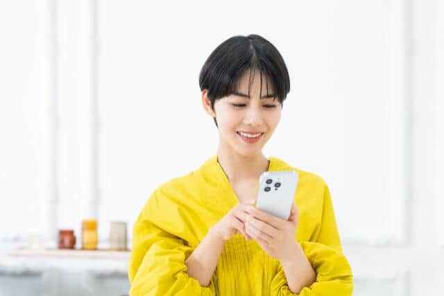 スマホ「満足度」調査、利用者トップ3「docomo」「au」「SoftBank」が