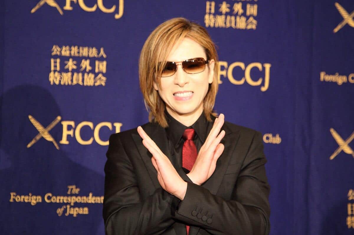 話さなければいけないことがいくつかある」YOSHIKIが突然の記者会見