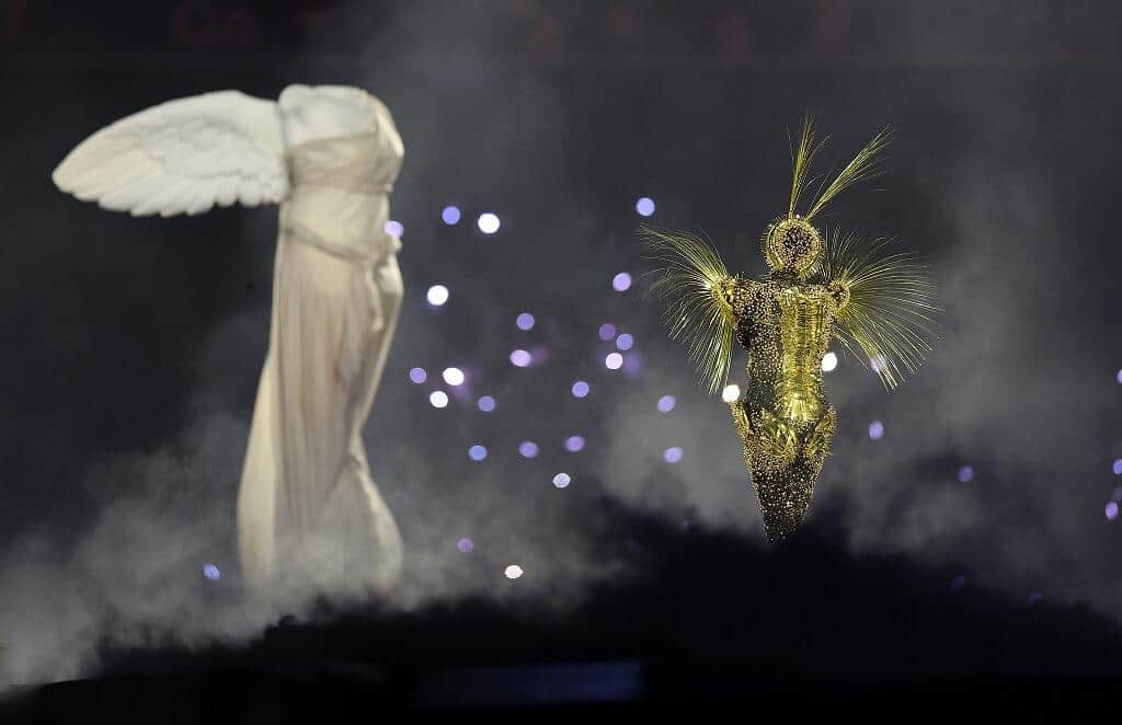 パリ五輪閉会式に「サモトラケのニケ」登場 クオリティには疑問符